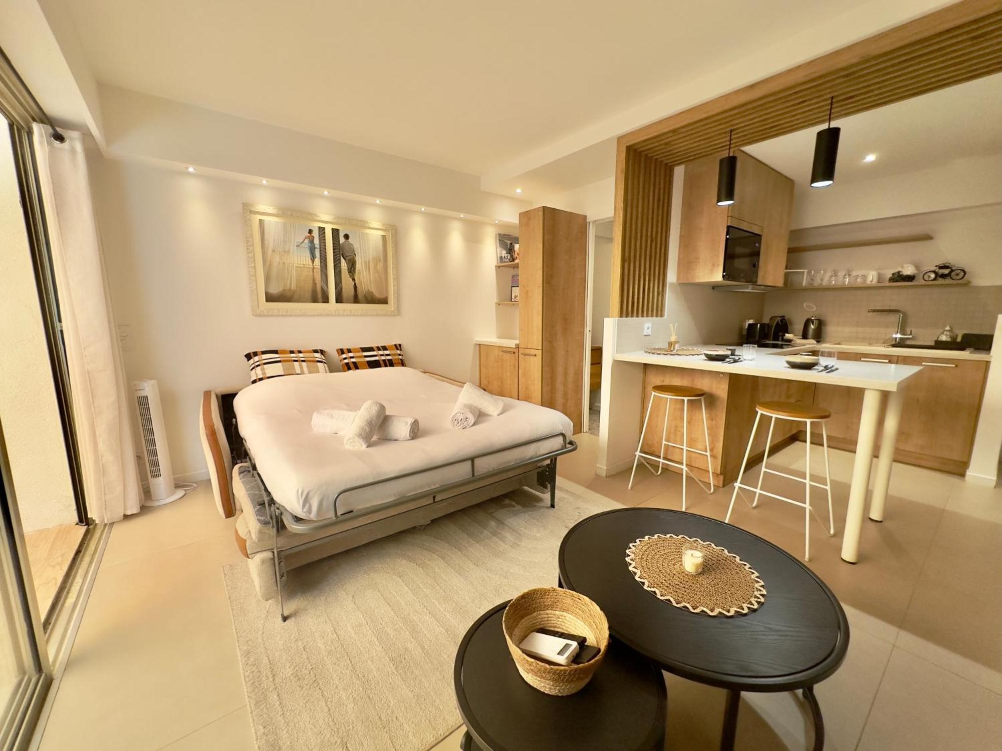 Evasion Boheme - Studio Avec Terrasse Au Coeur De Канны Экстерьер фото